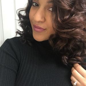 Meet your Posher, Yemizabeth